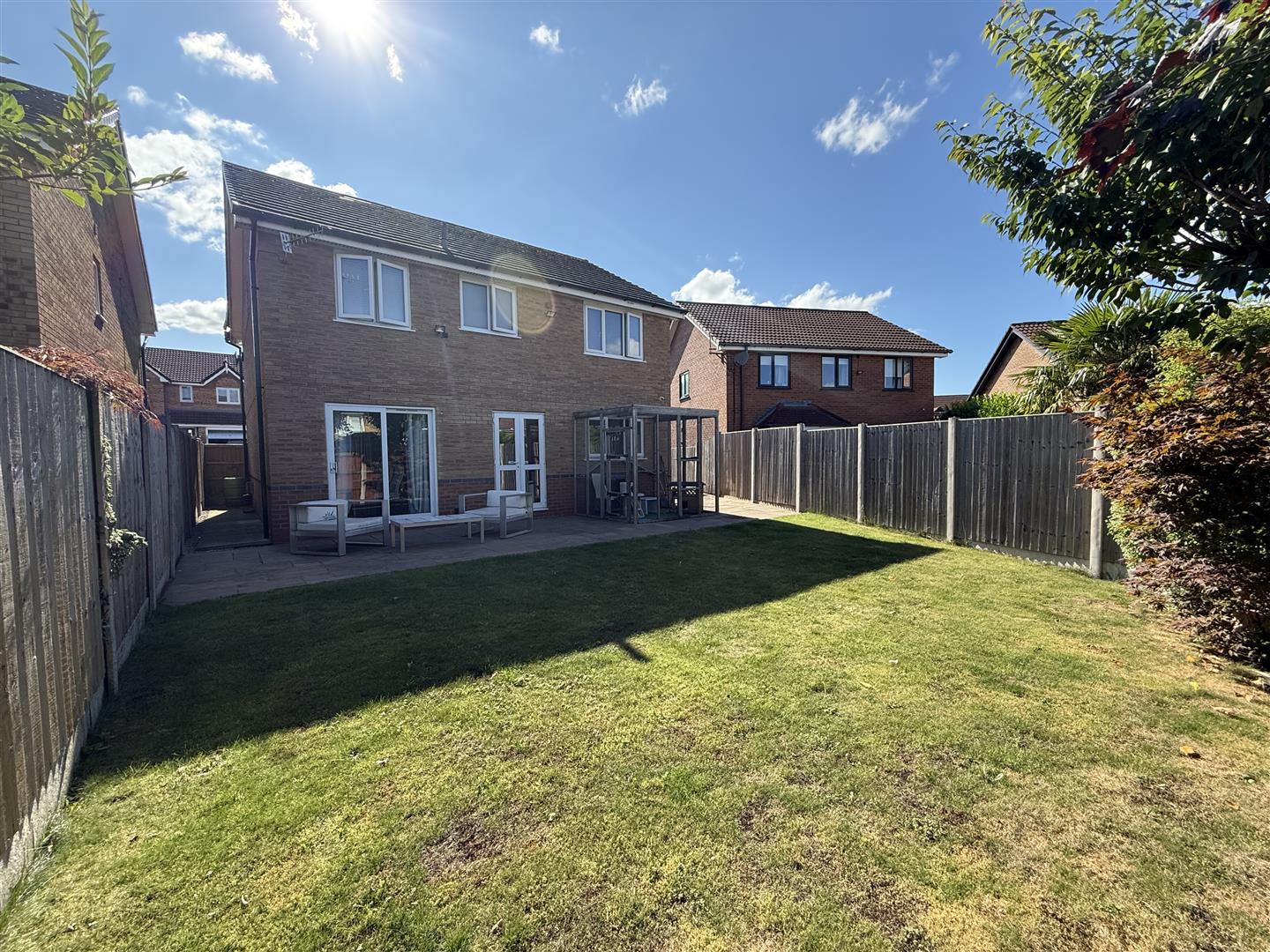 4 bed house - detached in Cedar Avenue, Stalybridge – photo 4